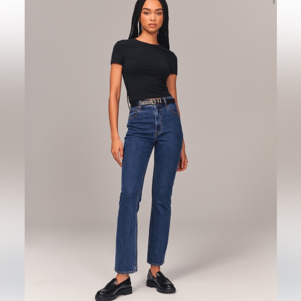 Abercrombie & Fitch Ultra High Rise Ankle Straight Jean